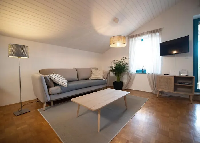 Modra Luna- With Terrace Izola